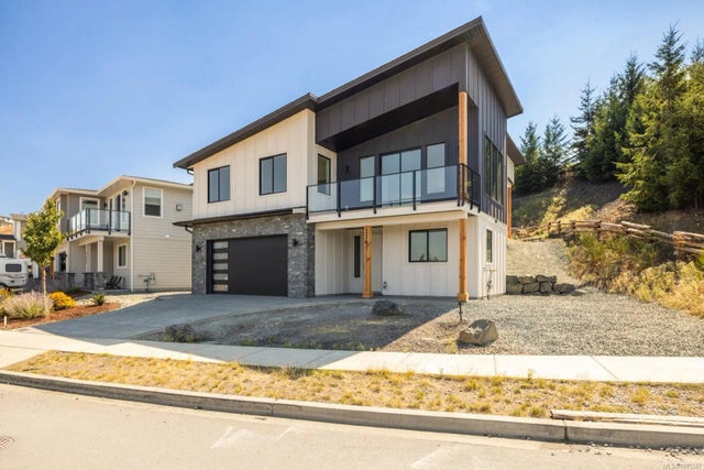 1 of 34 - 3301 Woodrush Dr, Duncan, BC