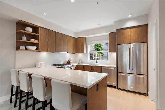 3 of 29 - 9889 Seventh St 13, Sidney, BC