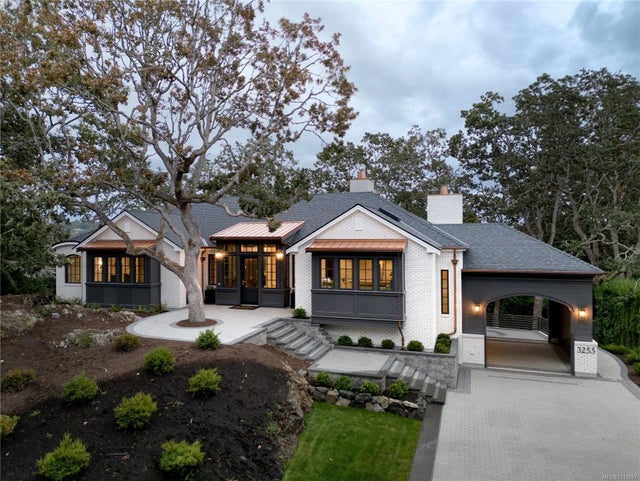 1 of 67 - 3255 Norfolk Rd, Oak Bay, BC