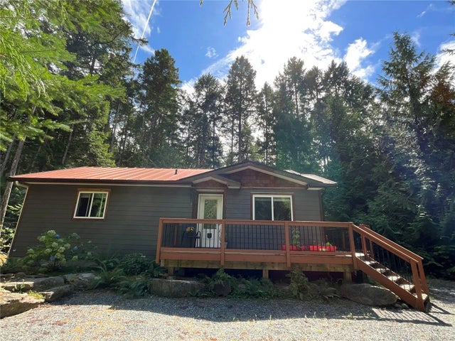 1 of 19 - 319 Malaspina Dr, Gabriola Island, BC