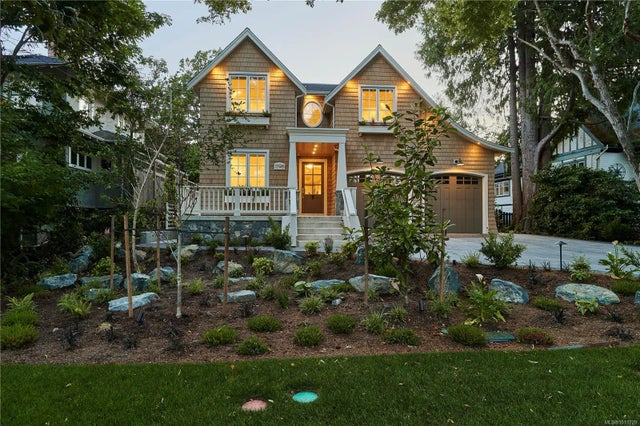 2 of 36 - 1198 St. Patrick St, Oak Bay, BC