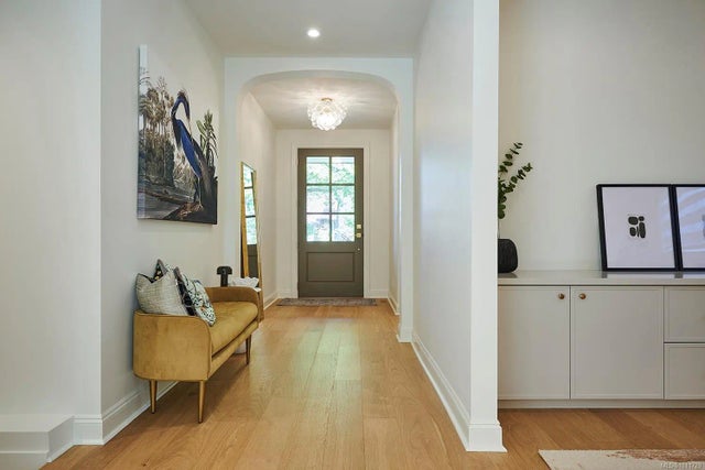 4 of 36 - 1198 St. Patrick St, Oak Bay, BC