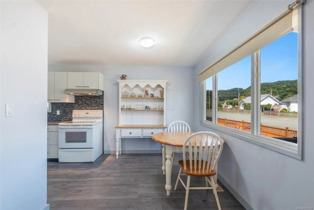 5 of 17 - 4864 David St, Port Alberni, BC