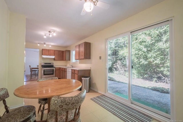 5 of 22 - 655 Dogwood Rd, Qualicum Beach, BC