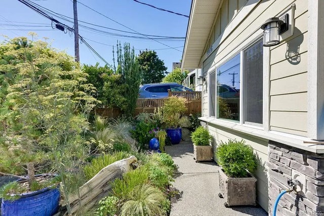 5 of 71 - 9906 Maple St, Chemainus, BC