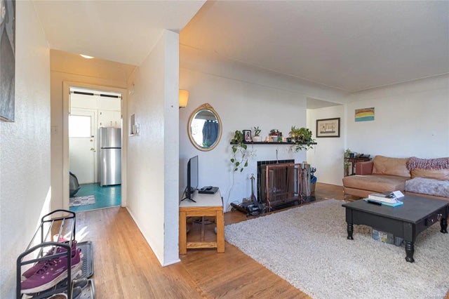 4 of 39 - 1149 Bewdley Ave, Esquimalt, BC