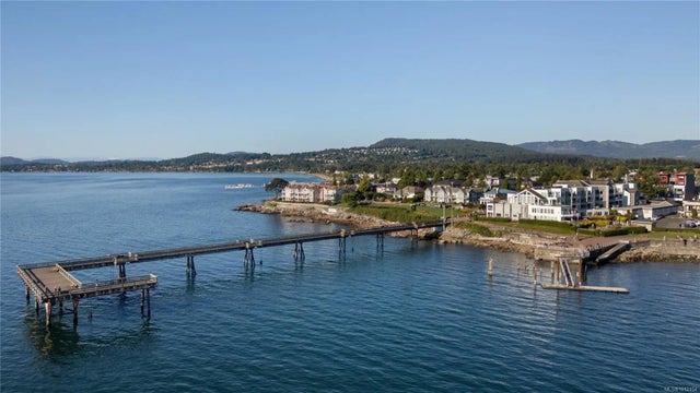 1 of 56 - 2550 Bevan Ave 202, Sidney, BC