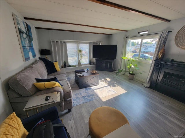 4 of 20 - 1498 Admirals Rd 3, View Royal, BC