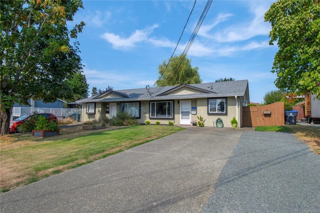 4 of 28 - 1800 Dingwall Rd B, Courtenay, BC