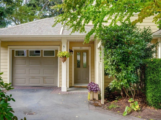 1 of 26 - 850 Parklands Dr 65, Esquimalt, BC