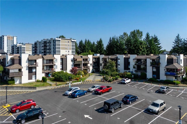 1 of 47 - 585 Dogwood St S 306, Campbell River, BC