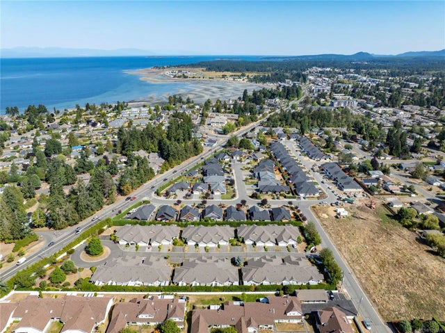 2 of 32 - 631 Blenkin Ave 16, Parksville, BC