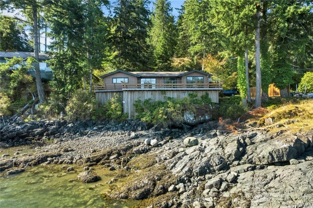 1 of 45 - 1030 Vargas Rd, Quadra Island, BC