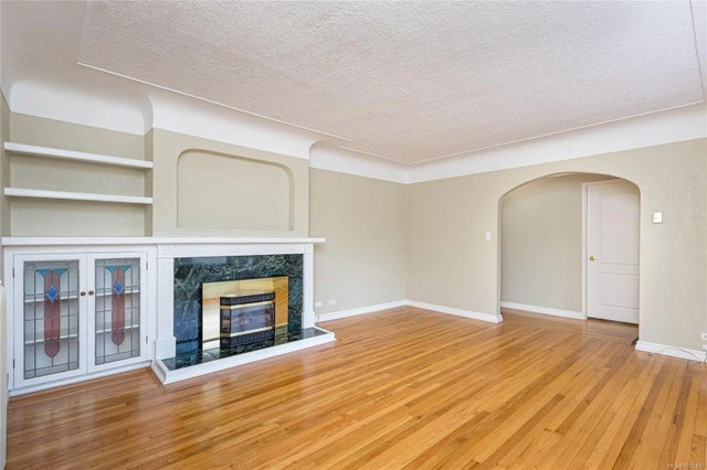 5 of 32 - 1197 Munro St, Esquimalt, BC
