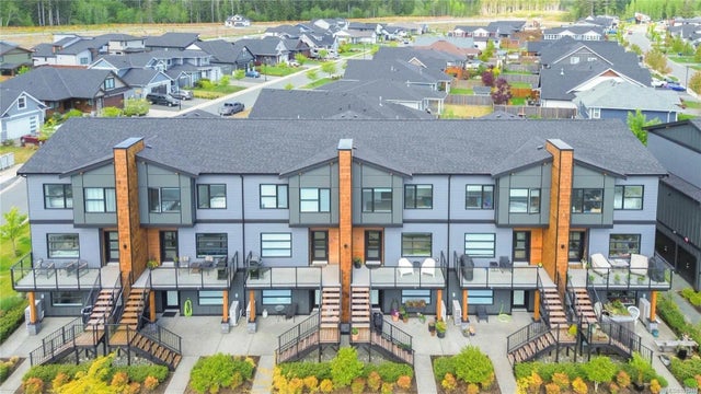 1 of 31 - 3016 Alder St S 4, Campbell River, BC