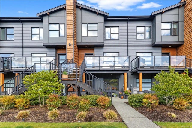 2 of 31 - 3016 Alder St S 4, Campbell River, BC