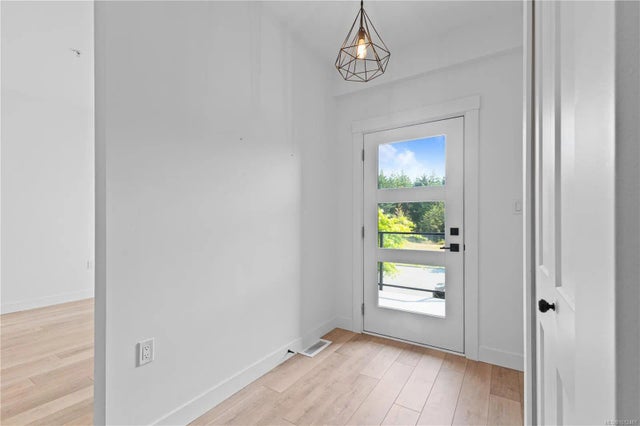 4 of 31 - 3016 Alder St S 4, Campbell River, BC