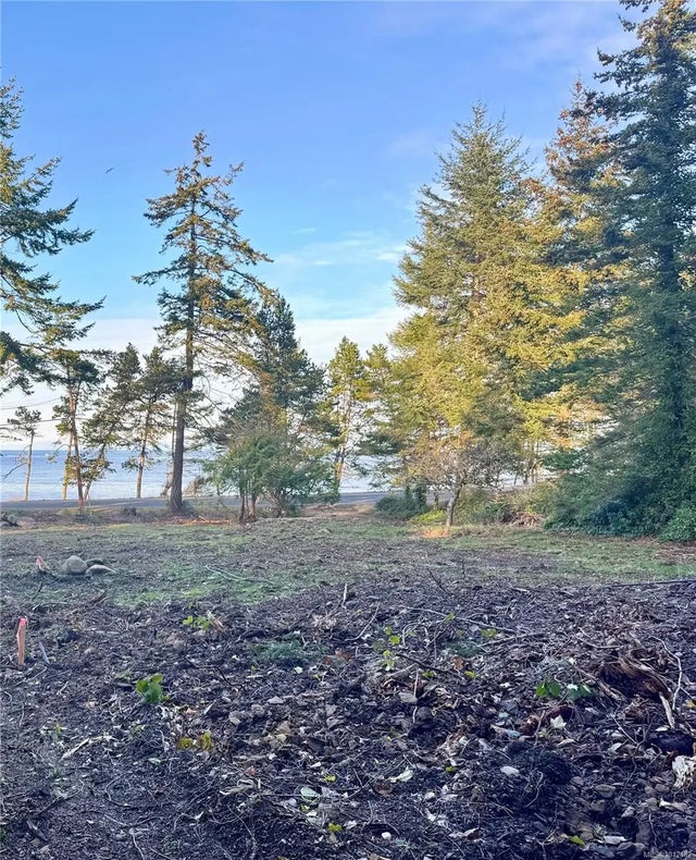 1 of 11 - Lot 10 Berry Point Rd, Gabriola Island, BC