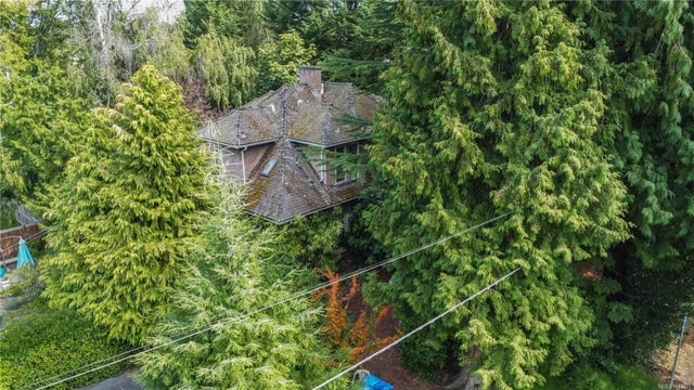 3 of 15 - 2546 Killarney Rd, Saanich, BC