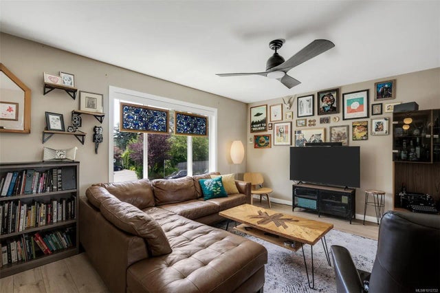3 of 37 - 1680 Ryan St 5, Victoria, BC