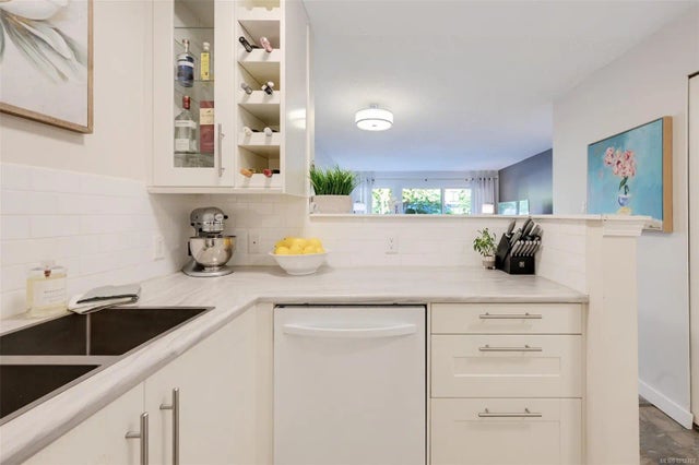 5 of 35 - 505 Cook St 208, Victoria, BC