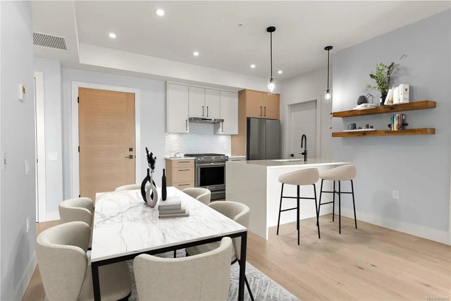 3 of 33 - 9818 Fourth St 202, Sidney, BC