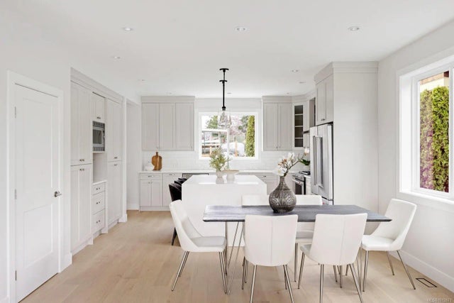 4 of 33 - 2306 Grove Cres, Sidney, BC