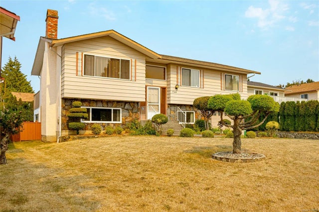 2 of 44 - 1746 Tiffin Pl, Saanich, BC