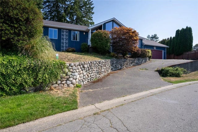 1 of 53 - 6108 Whitney Pl, Duncan, BC