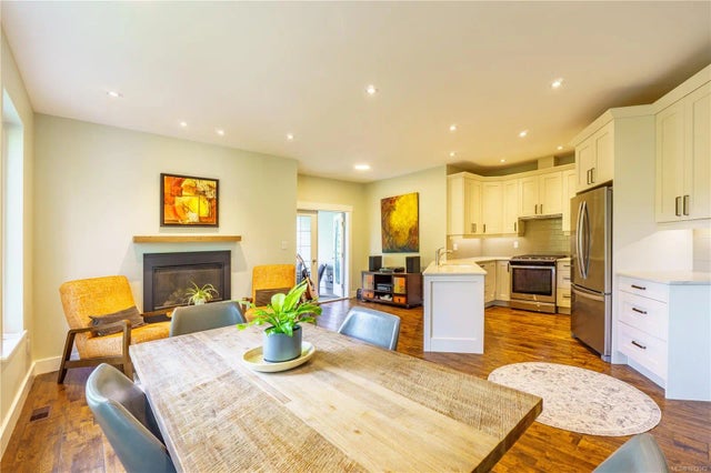 2 of 38 - 1840 Cedar Grove Pl, Ucluelet, BC