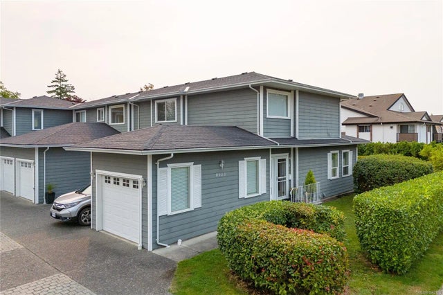 1 of 40 - 9903 Resthaven Dr 1, Sidney, BC