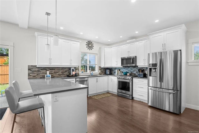 4 of 30 - 2401 Lund Rd, View Royal, BC