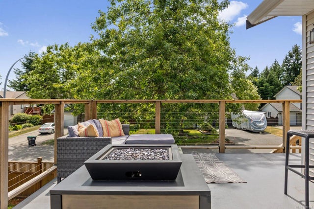 4 of 47 - 2932 Huckleberry Pl, Courtenay, BC