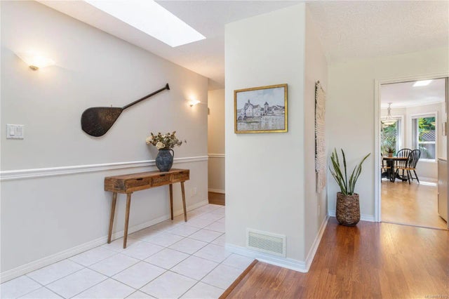 5 of 28 - 590 Hazelwood Pl, Qualicum Beach, BC