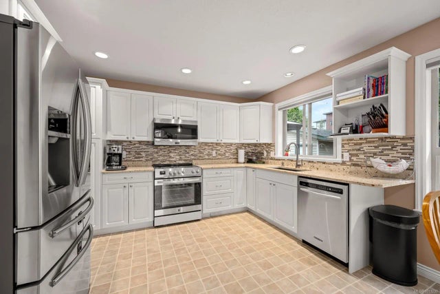 4 of 30 - 2467 Walbran Pl, Courtenay, BC