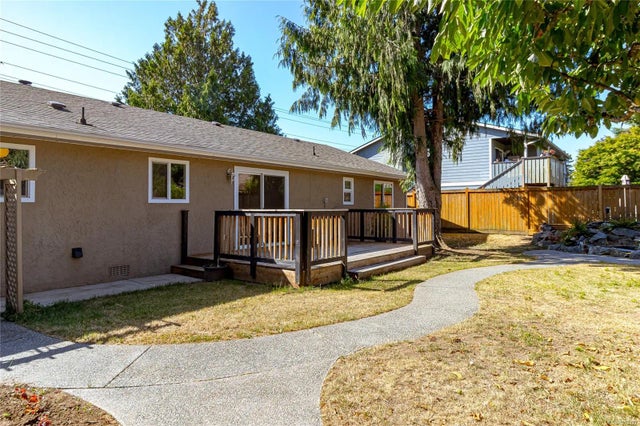 2 of 37 - 7840 Wallace Dr, Central Saanich, BC