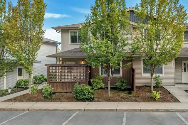 1 of 35 - 2153 Ridgemont Pl 102, Nanaimo, BC