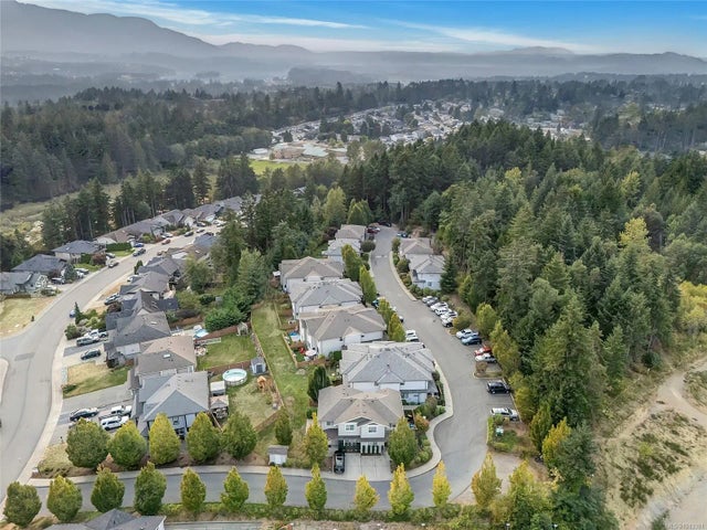 2 of 35 - 2153 Ridgemont Pl 102, Nanaimo, BC