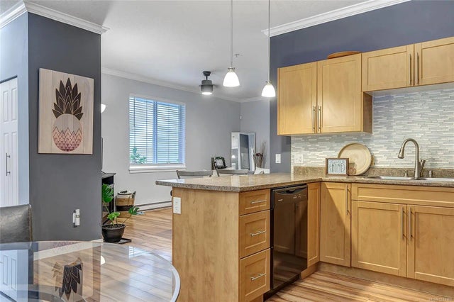 3 of 35 - 2153 Ridgemont Pl 102, Nanaimo, BC