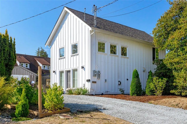 1 of 58 - 3012 George St, Duncan, BC