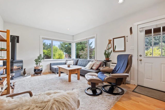 5 of 31 - 1009 Urquhart Ave, Courtenay, BC