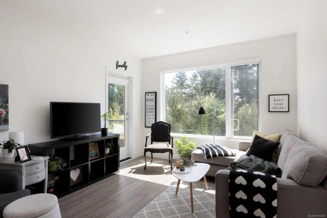 2 of 28 - 960 Reunion Ave 405, Langford, BC