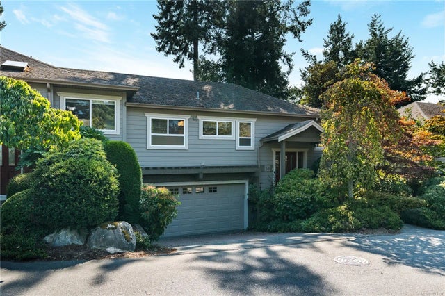 2 of 45 - 118 Aldersmith Pl 58, View Royal, BC