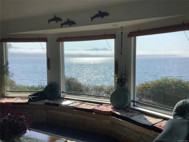 1 of 48 - 90 1st St, Sointula, BC