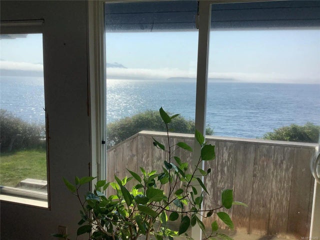 2 of 48 - 90 1st St, Sointula, BC