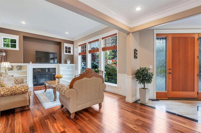 3 of 47 - 1705 De Sousa Pl, Saanich, BC