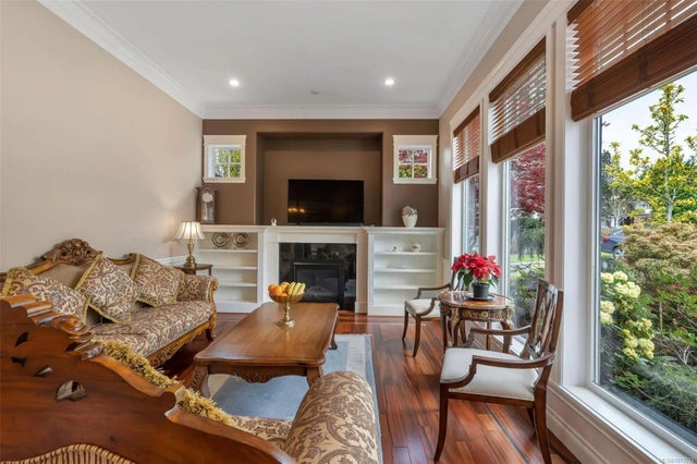 4 of 47 - 1705 De Sousa Pl, Saanich, BC