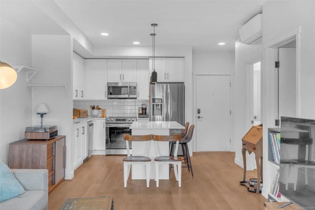 2 of 20 - 2465 Gateway Rd 203, Langford, BC