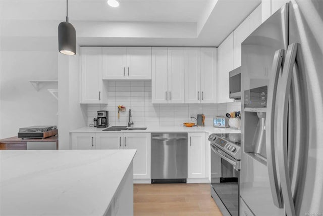 3 of 20 - 2465 Gateway Rd 203, Langford, BC