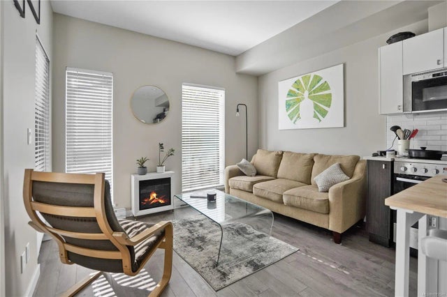 4 of 21 - 767 Tyee Rd 201, Victoria, BC